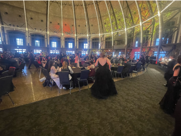 All of the Hinsdale Central students inside of the banquet hall.